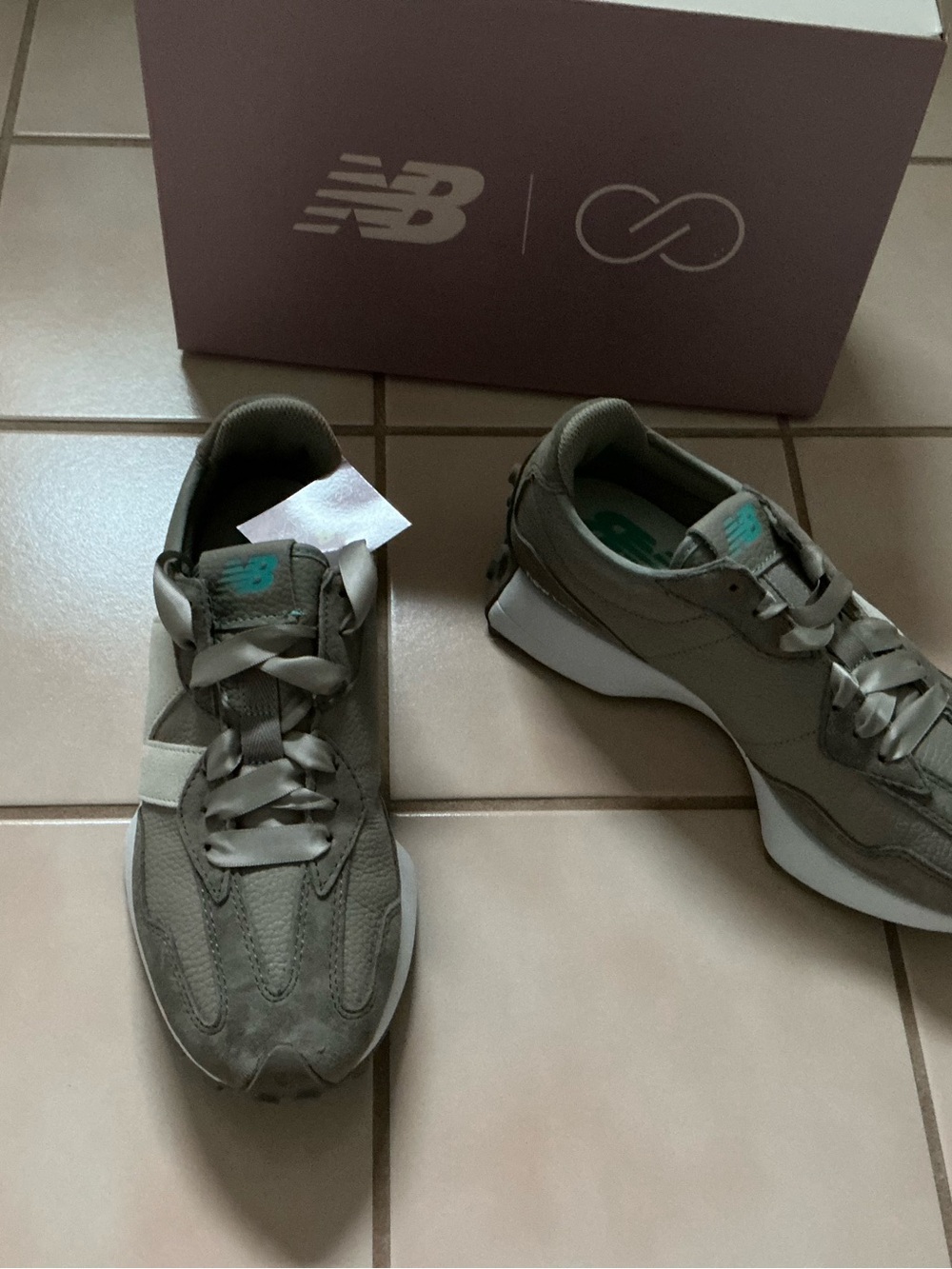New Balance & CALIA Women's 327 Sneaker Shoes Sz 9 NIB! Brown/ White/Blue